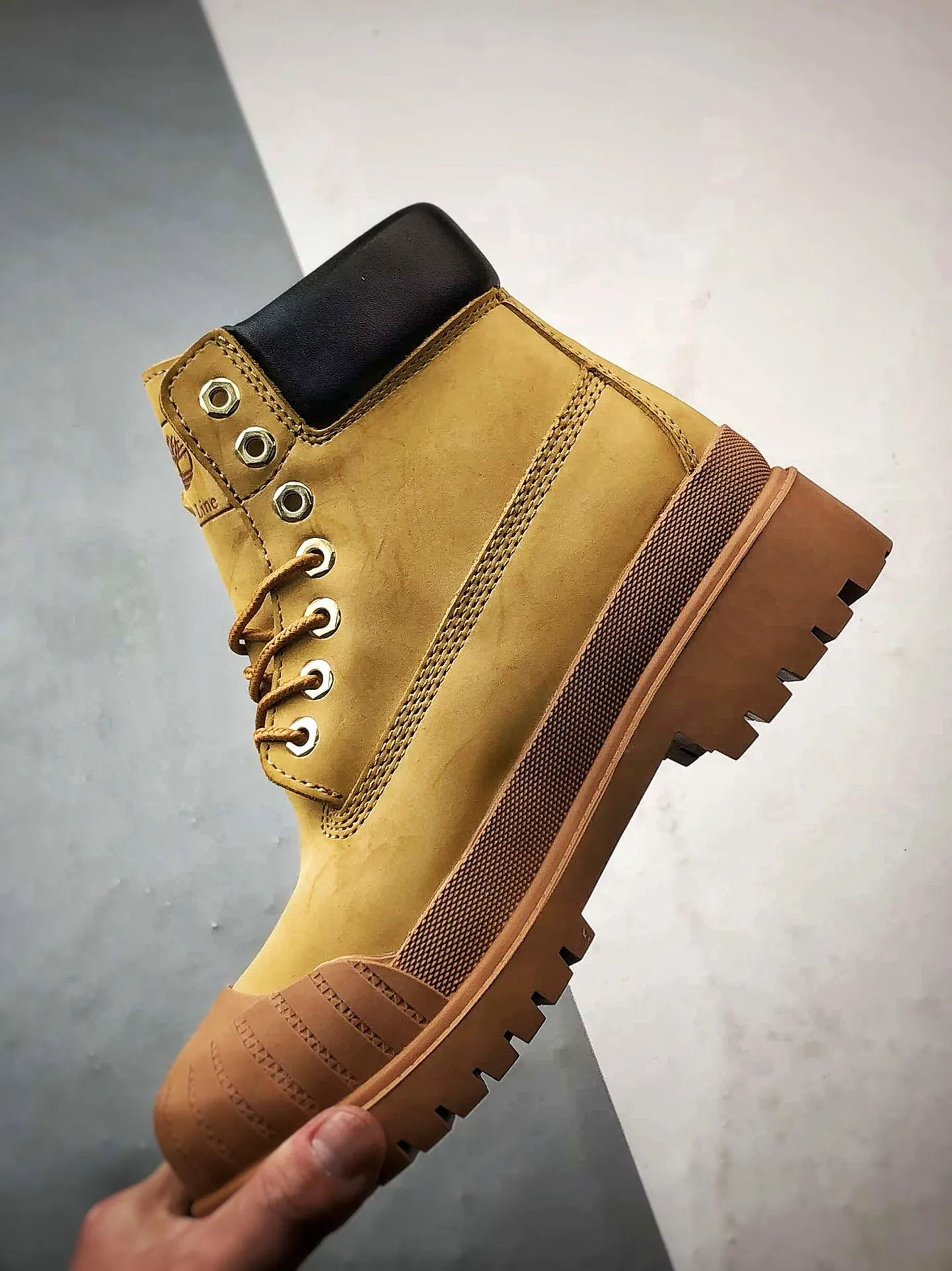 💰400 Timberland Timberland/Timberland Premium series simple and comfortable thick-soled Martin boots, frosted waterproof cowhide upper, Guangdong factory quality, trendy hot style, new process upgrade, original last type, export trade order, original box and original packaging, with anti-odor and anti-corrosion high elastic honeycomb latex insole to give you a perfect wearing experience. Item number: 52145 Size: 35 36 37 38 39 40 41 42 43 44 45 (standard code)